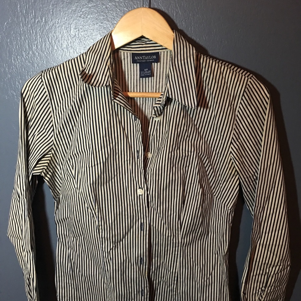 Women’s long sleeve button down dress shirt